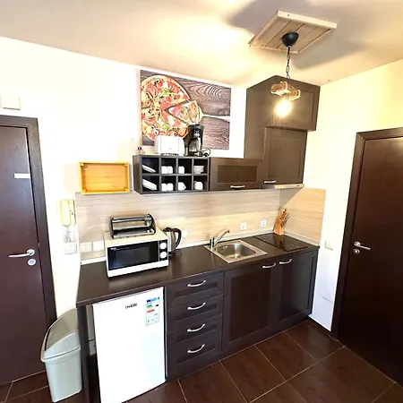 Royal Towers - 815 Daire